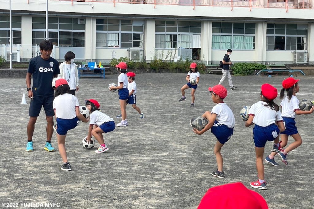 10/3 アカデミースタッフ 藤枝市立朝比奈第一小学校 出前授業 藤枝MYFC